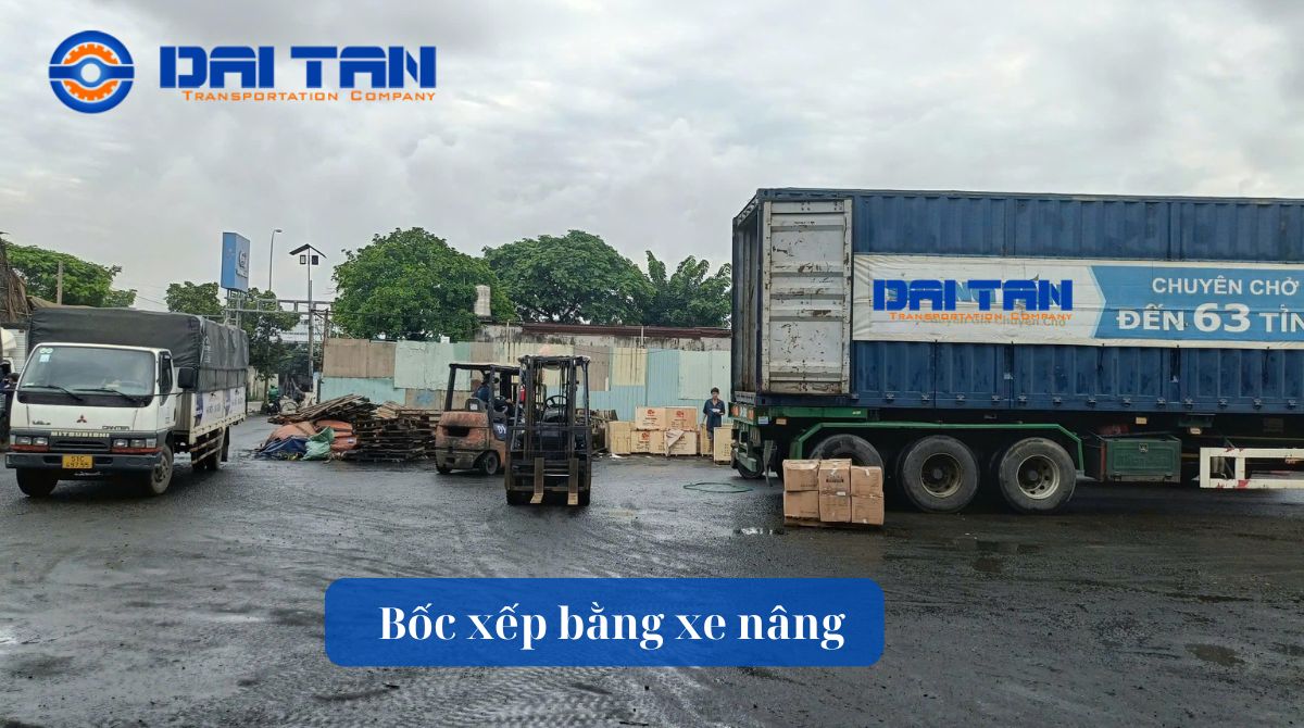 Bốc xếp bằng xe nâng