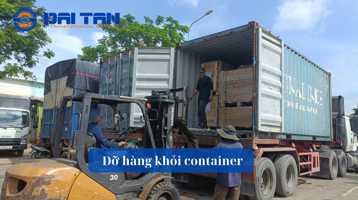 Dỡ hàng khỏi container