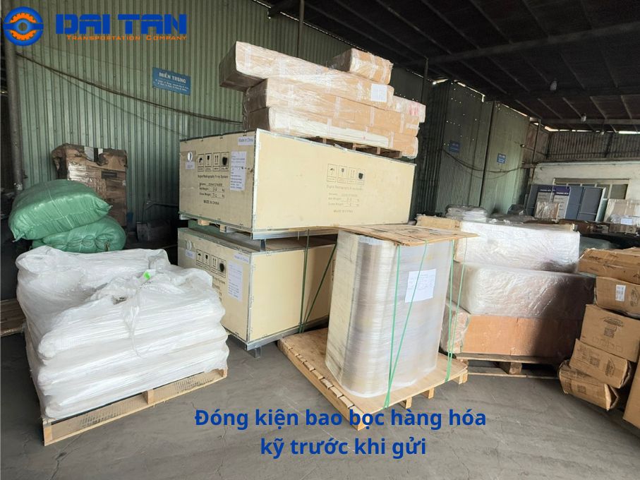 Đóng kiện bao bọc hàng kỹ trước khi gửi 