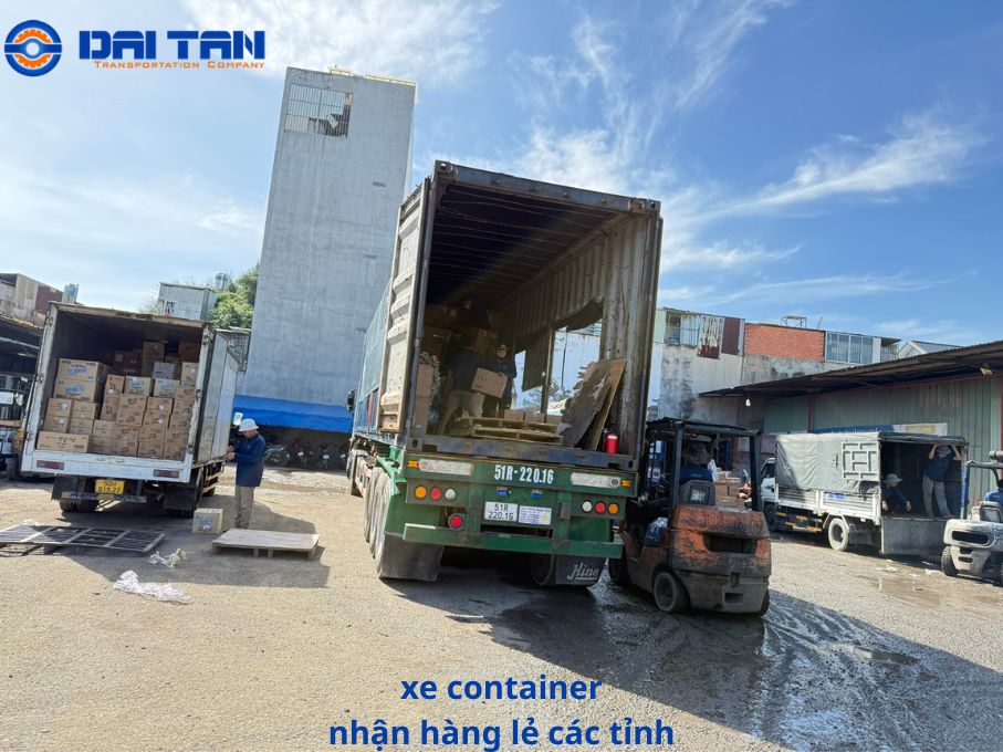 Xe container nhận hàng các tỉnh