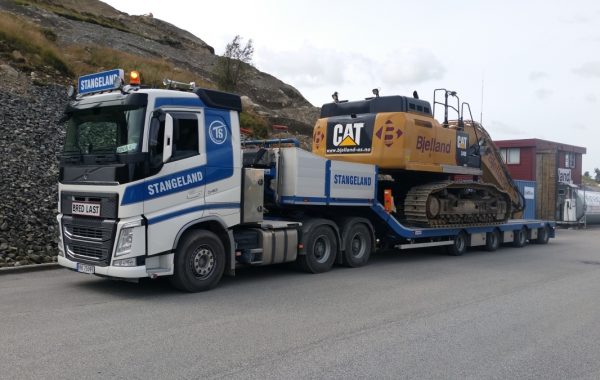 vận chuyển máy móc cơ giới siêu trọng