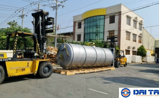 di-doi-may-moc-thiet-bi-kho-xuong-nha-may VẬN CHUYỂN XE CUỐC QUÁ KHỔ BẰNG FOOC LÙN